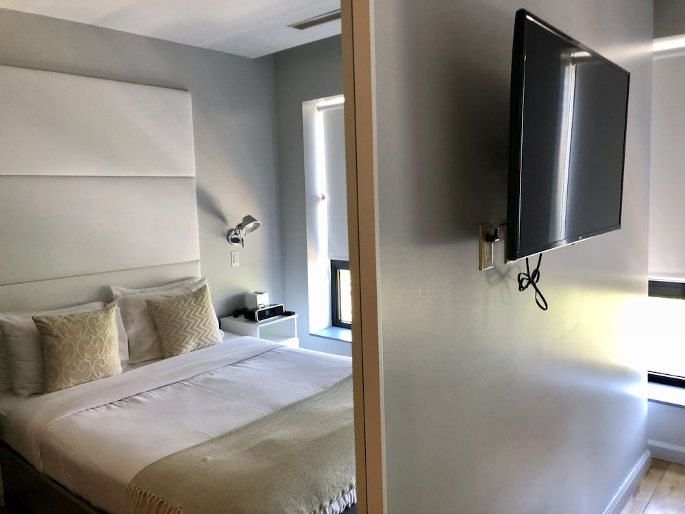 Фото The Ridge Hotel