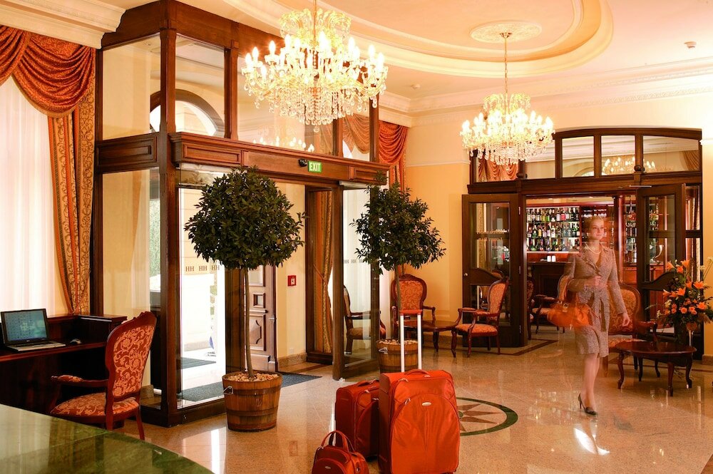 Фото отеля 2