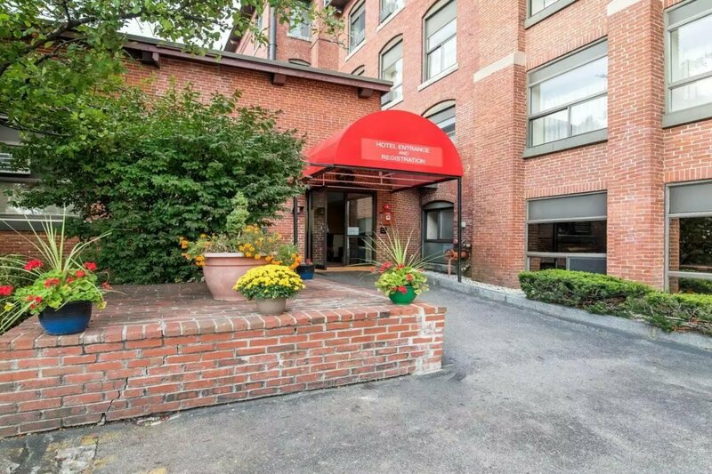 Гостиница Econo Lodge в Манчестере