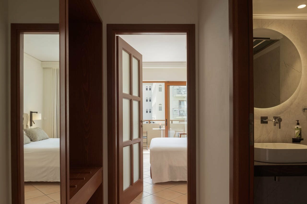 Фото Theartemis Palace Hotel