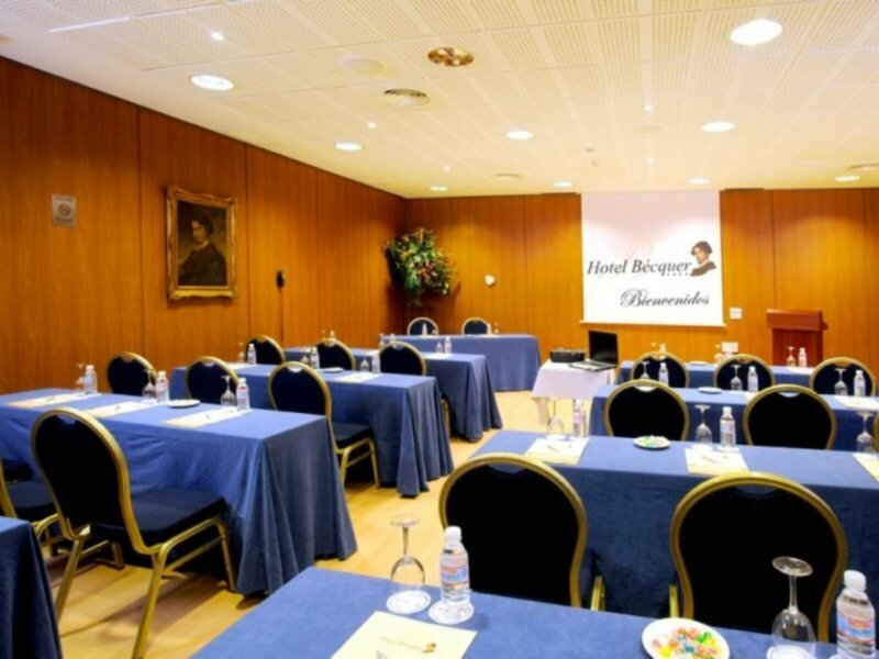 Фото Hotel Bécquer