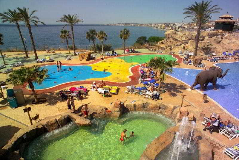 Фото Holiday World Riwo Hotel