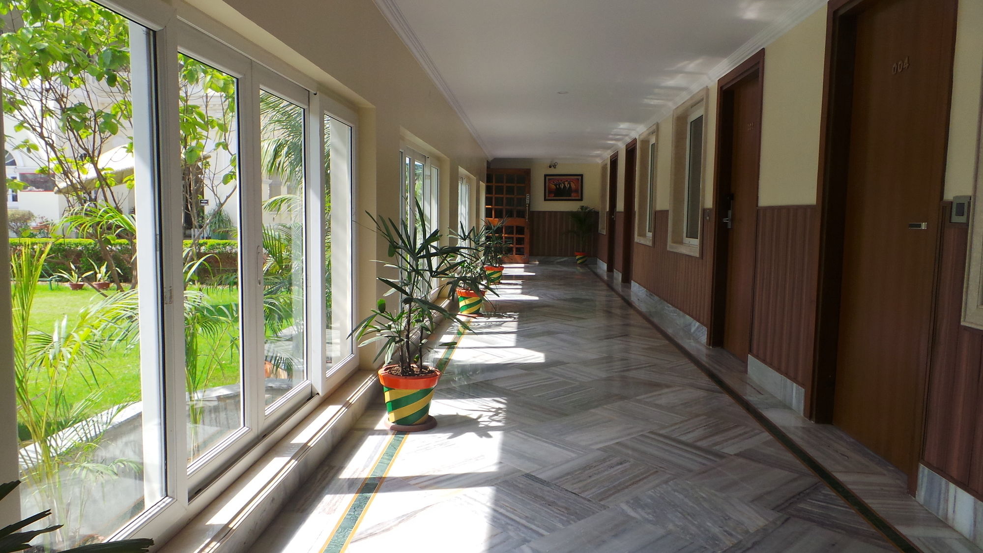 Фото Hotel Surya