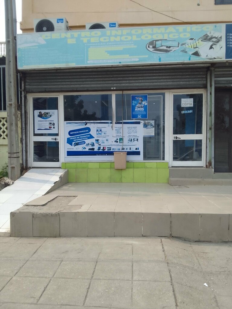 Computer club Centro informatico, Loanda, photo