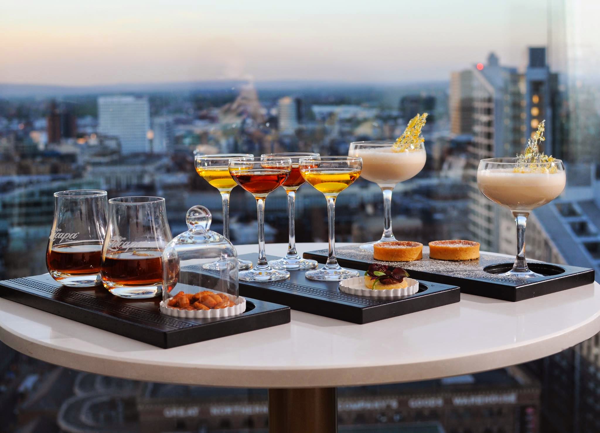 Фото Hilton Manchester Deansgate