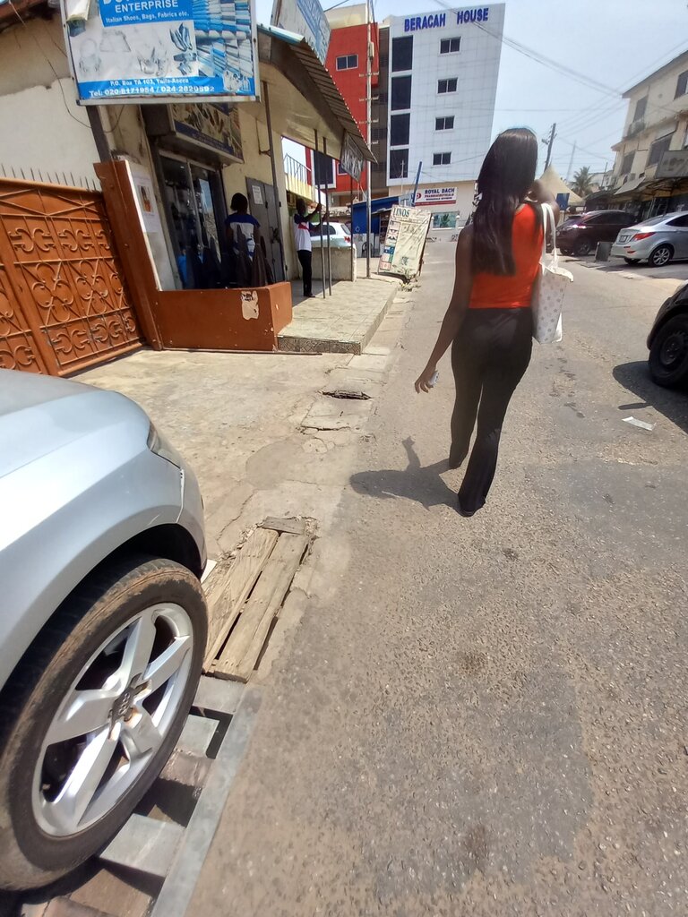 Shoe store Dot Ent, Accra, photo