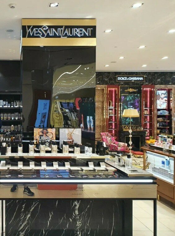 Perfume and cosmetics shop YvesSaintLaurent, Moscow, photo