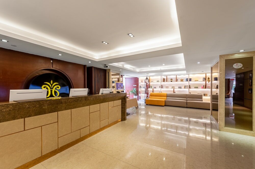 Фото Poltton International Apartment