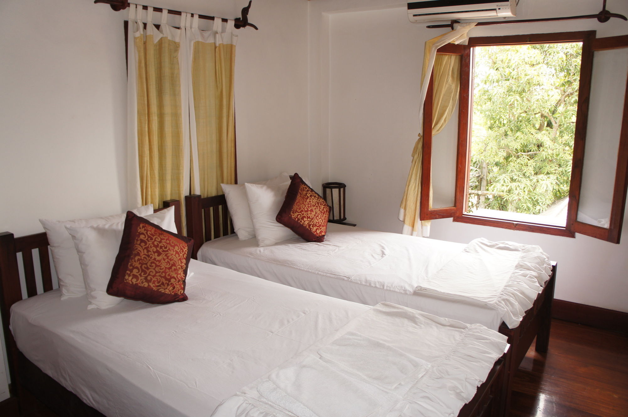 Фото Pangkham Lodge Hotel