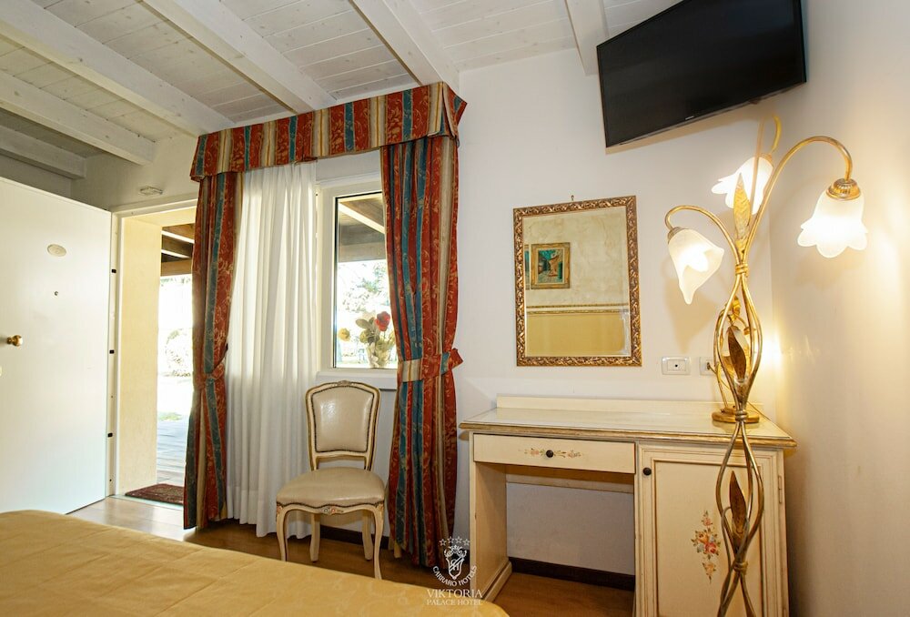 Фото Viktoria Palace Hotel