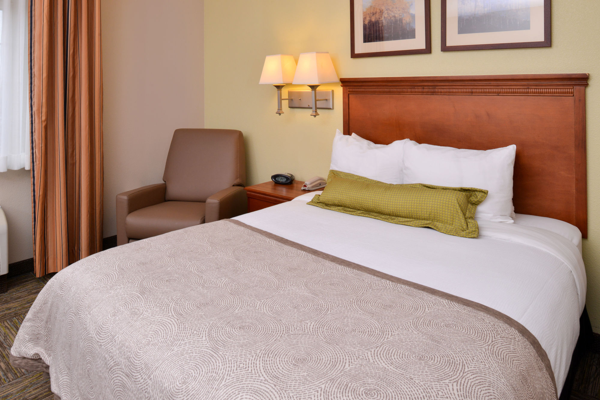 Фото Candlewood Suites Boise Towne Square