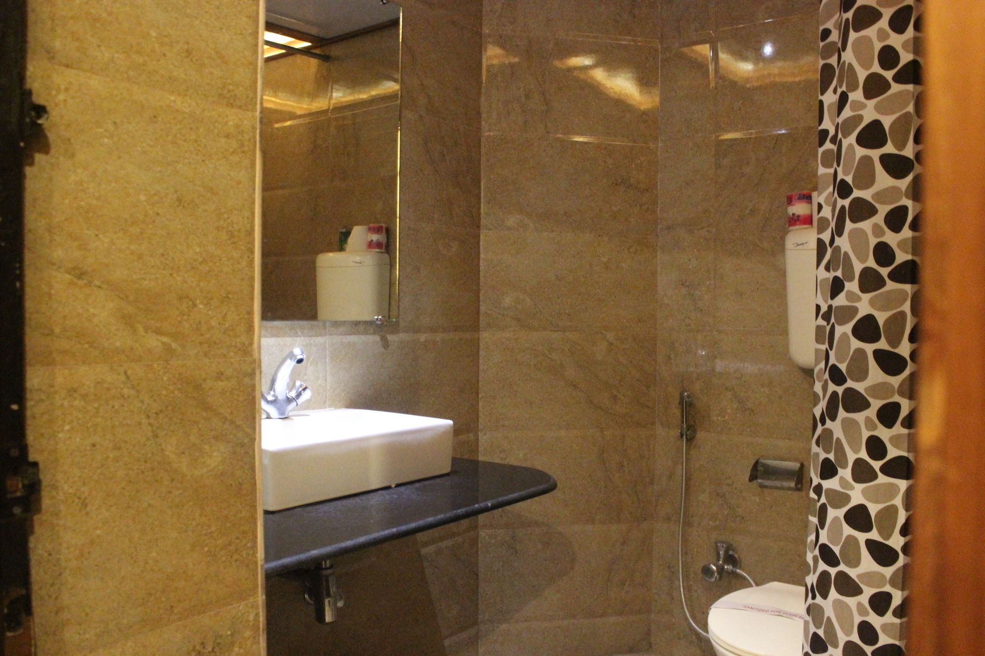 Фото Hotel Varuna