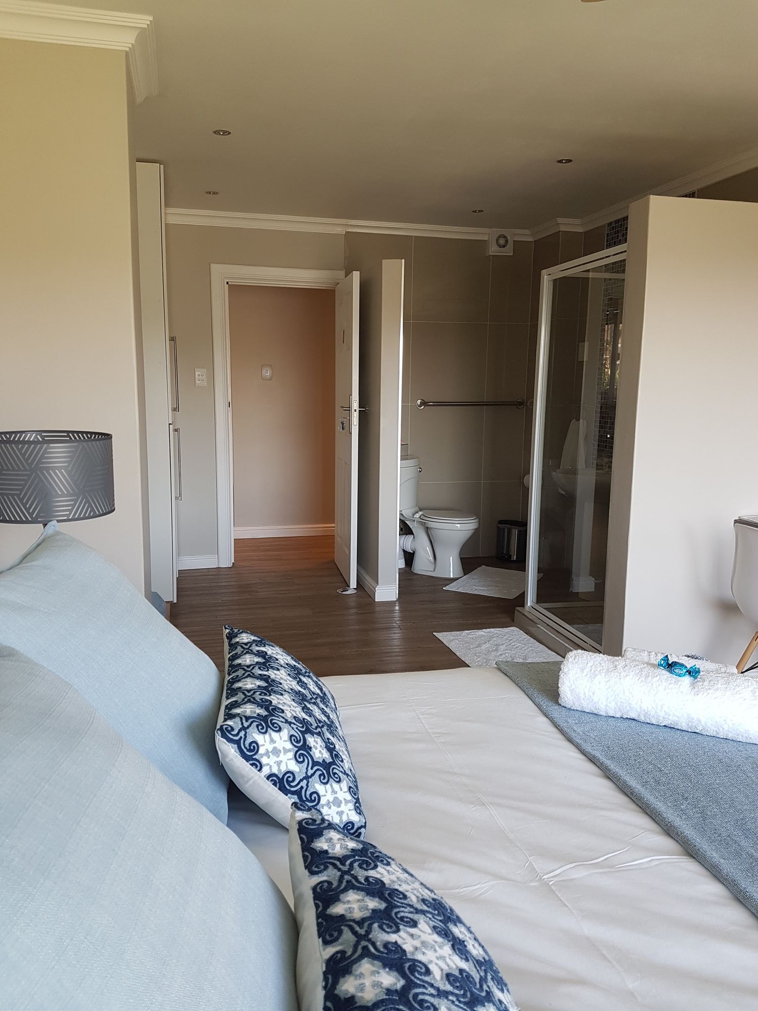 Фото Riverview Guesthouse