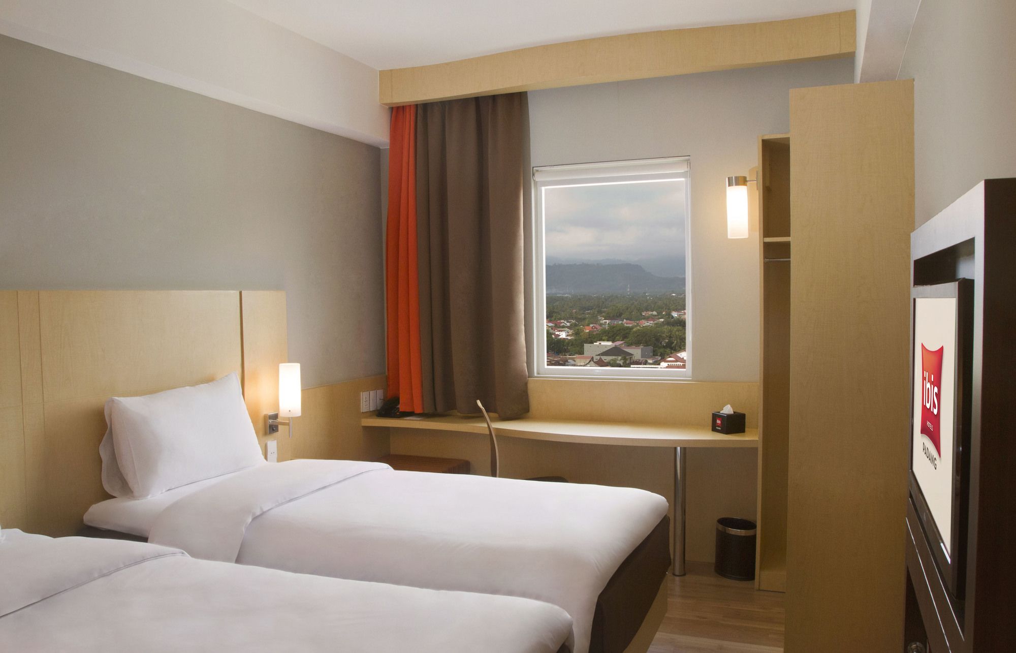 Фото Ibis Padang Hotel