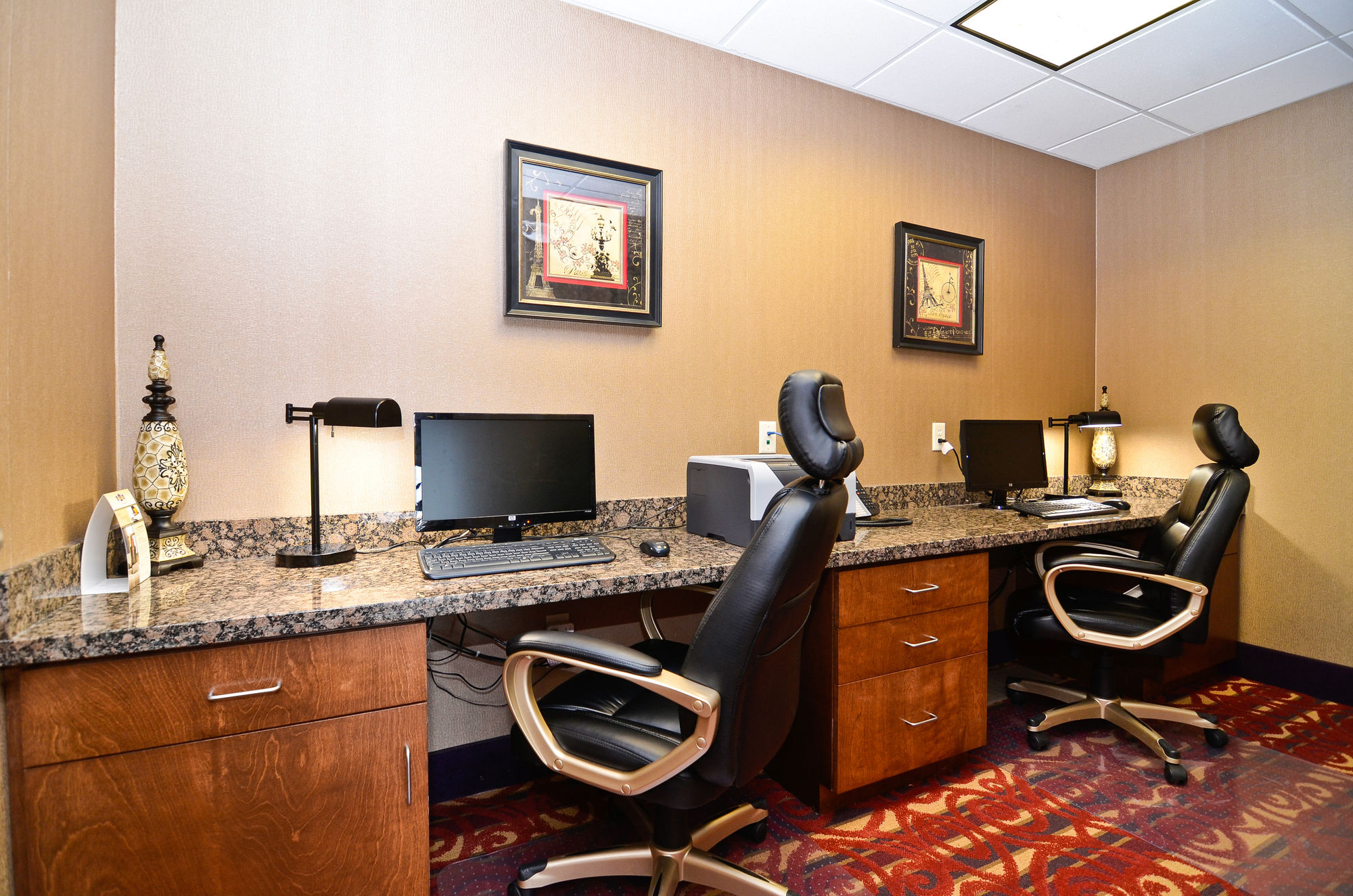 Фото Best Western Plus Carousel Inn & Suites