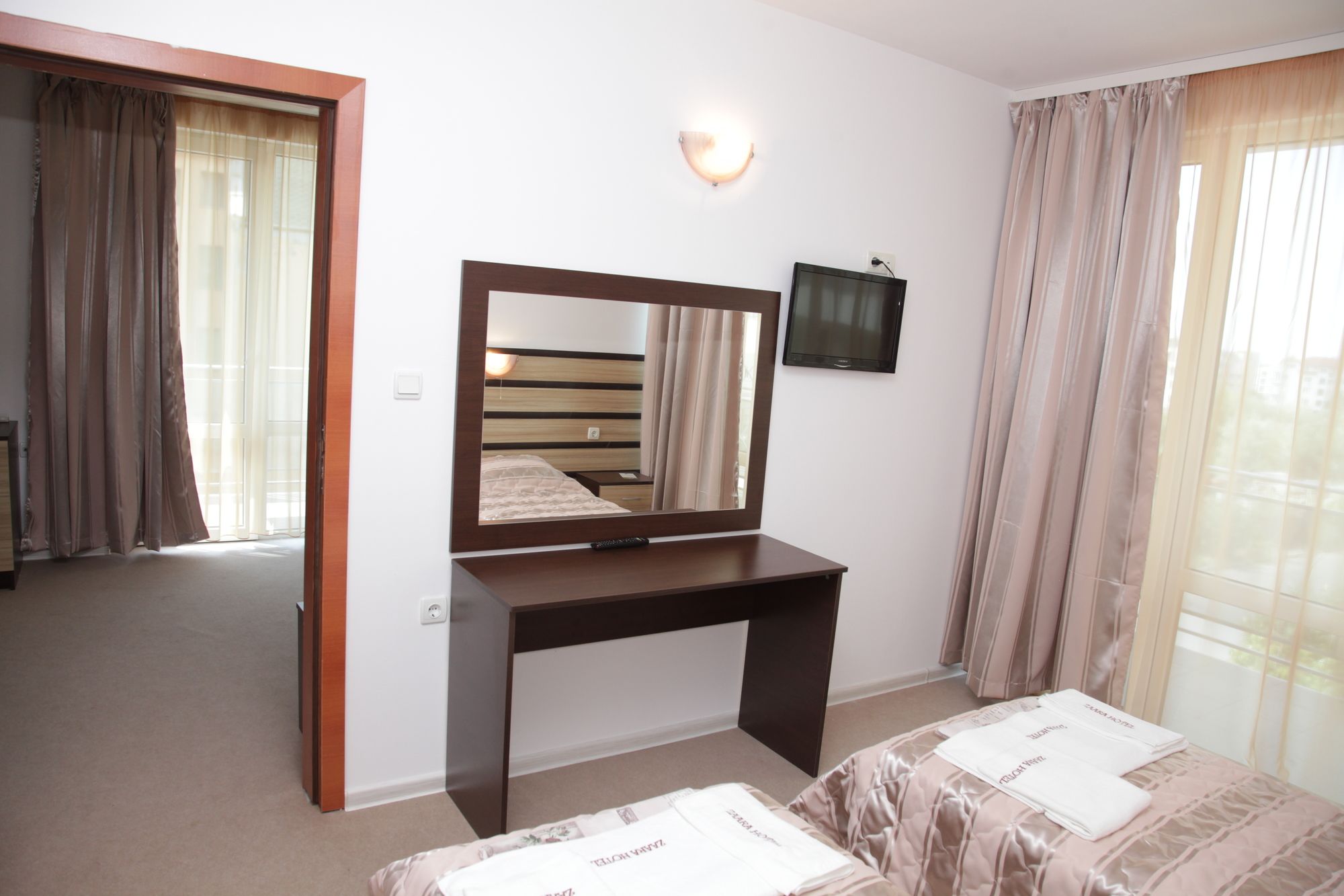 Фото Hotel Zaara