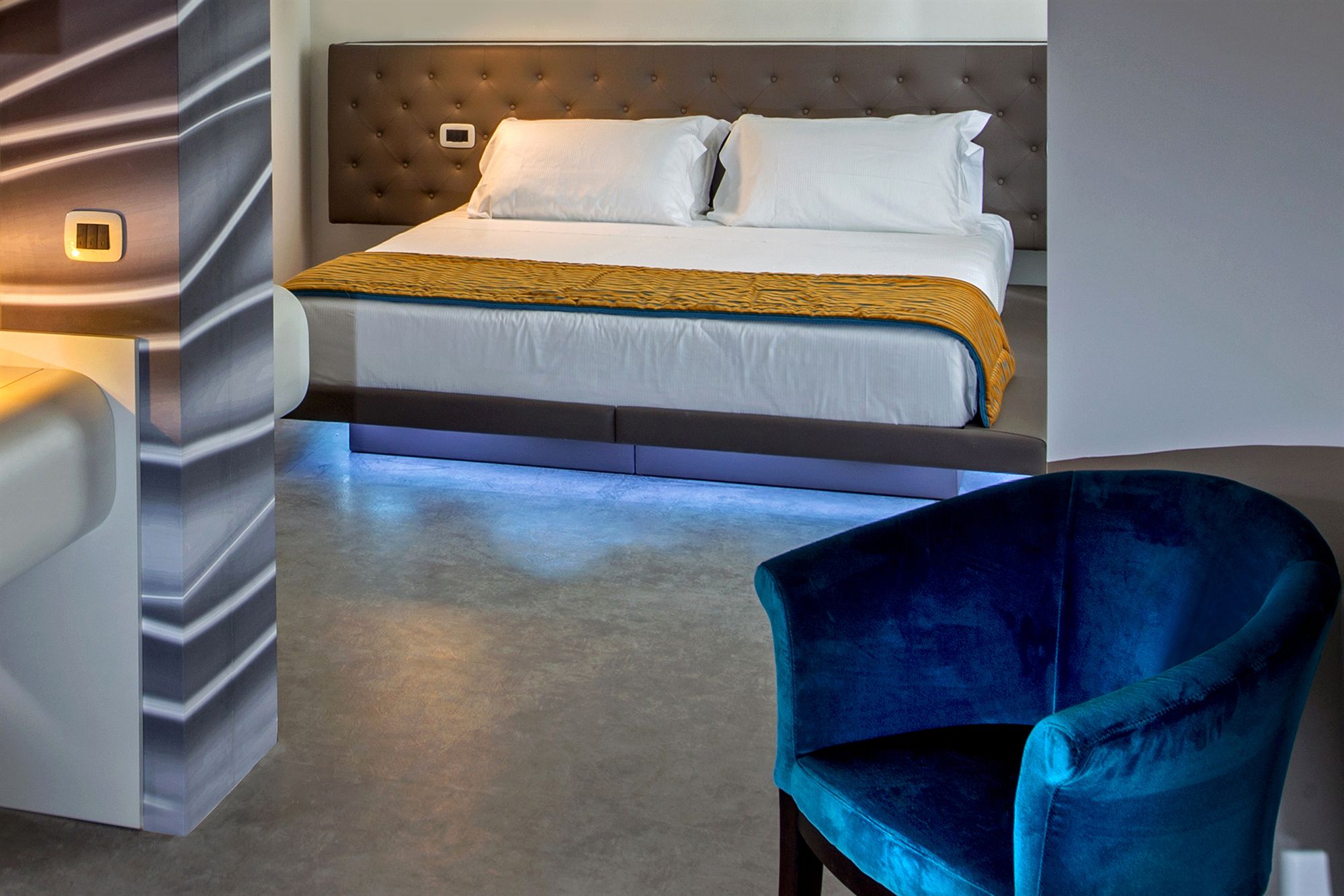 Фото Montenapoleone Suites