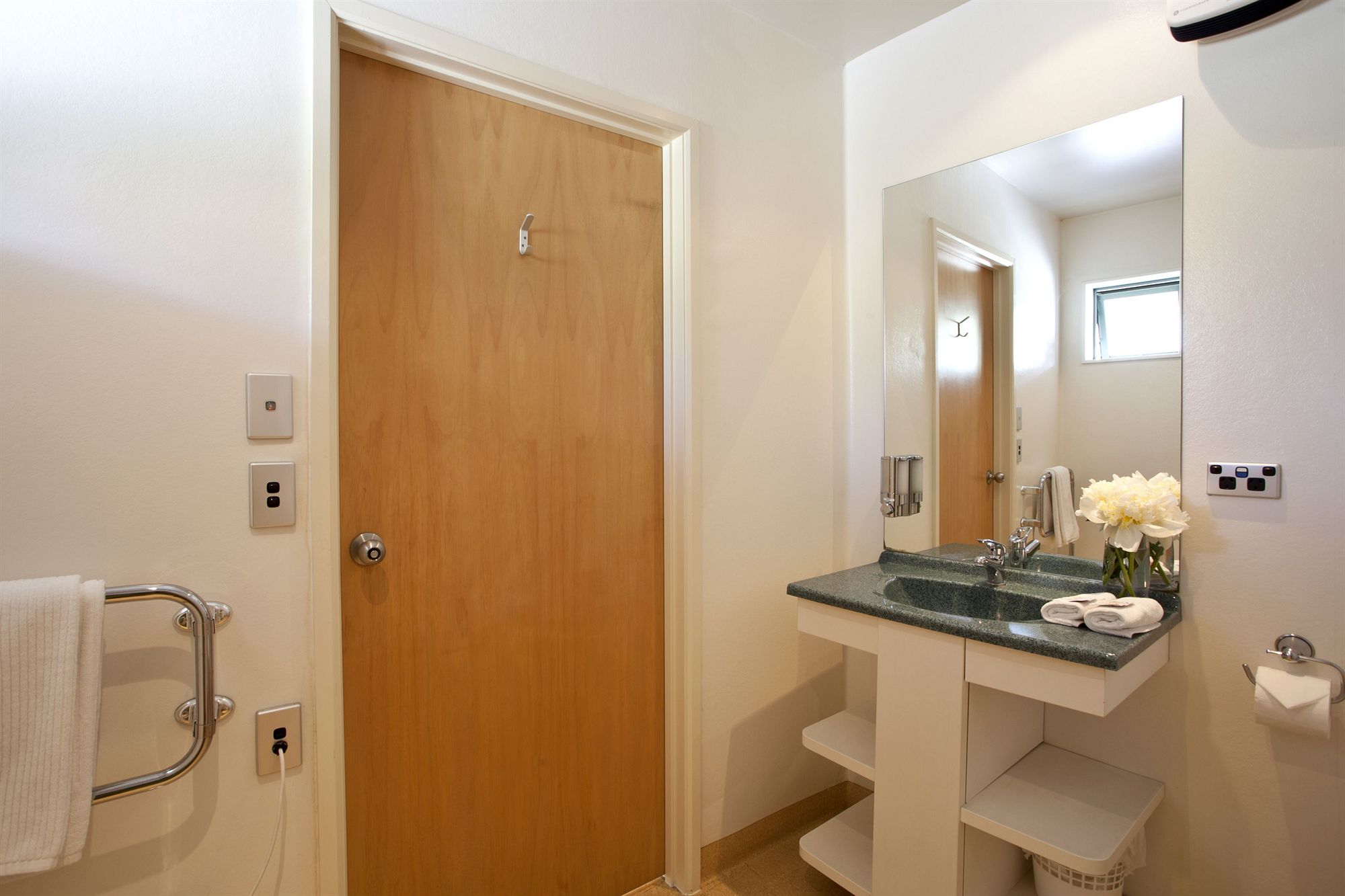 Фото Clearbrook Motels Wanaka