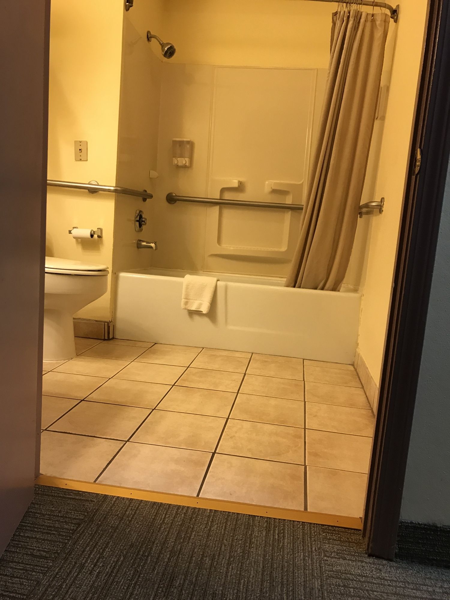 Фото Americas Best Value Inn & Suites Anchorage Airport