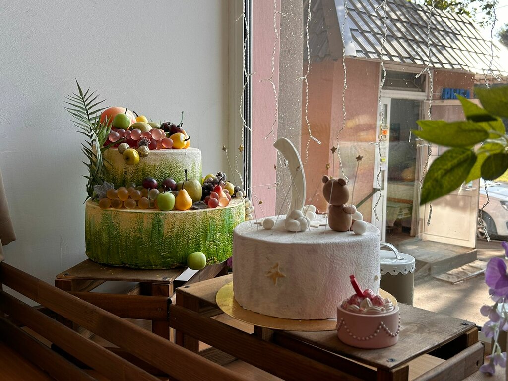 Qənnadı mağazası Patisserie Julien, Saratov, foto