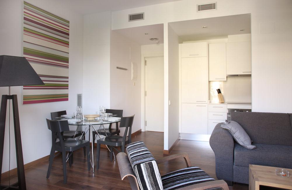 Фото Mh Apartments Suites