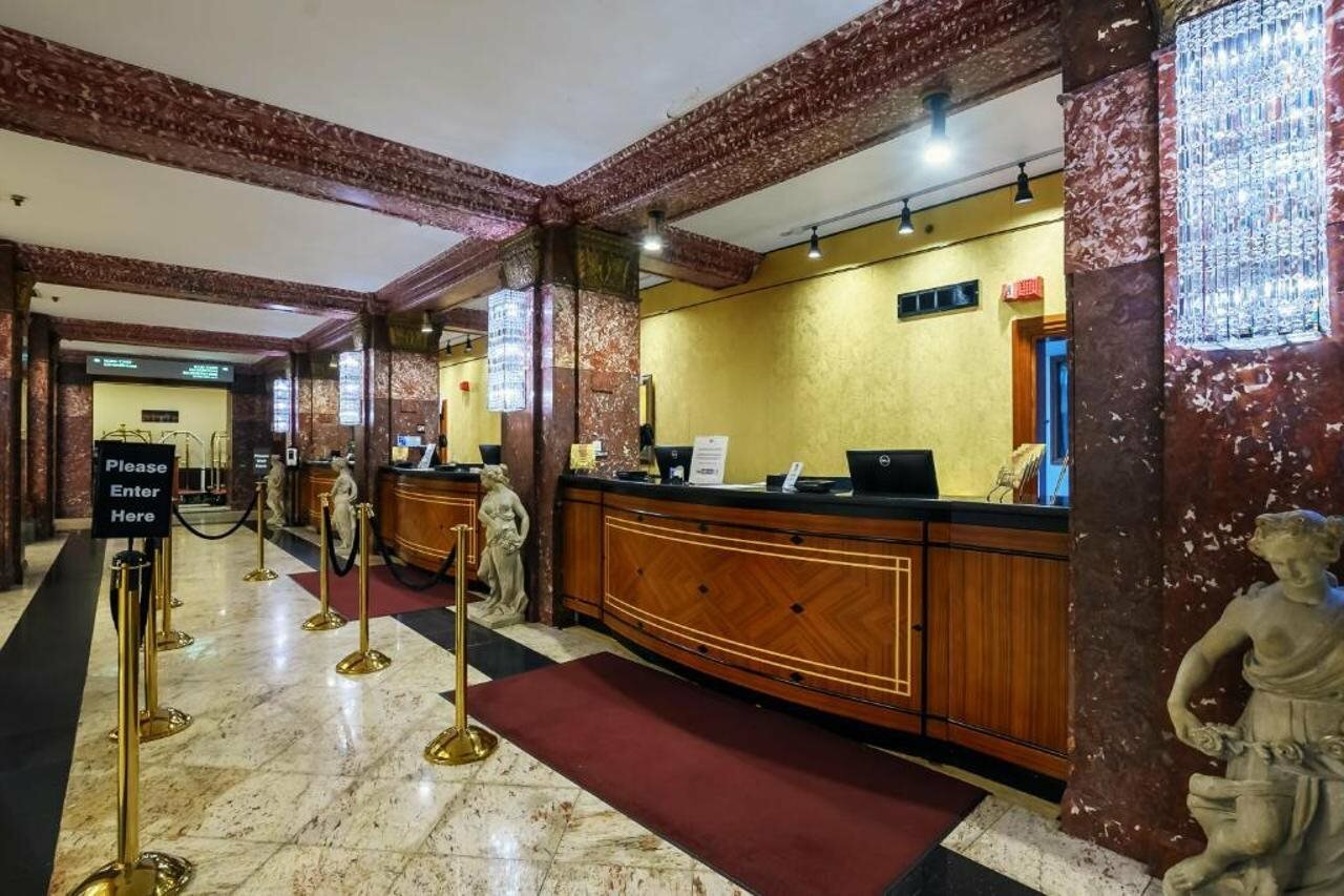 Фото The Congress Plaza Hotel & Convention Center