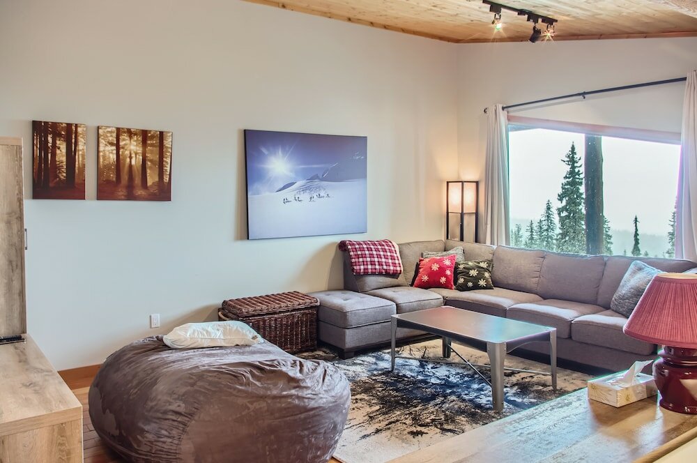 Фото Snowy Creek by Okanagan Premier