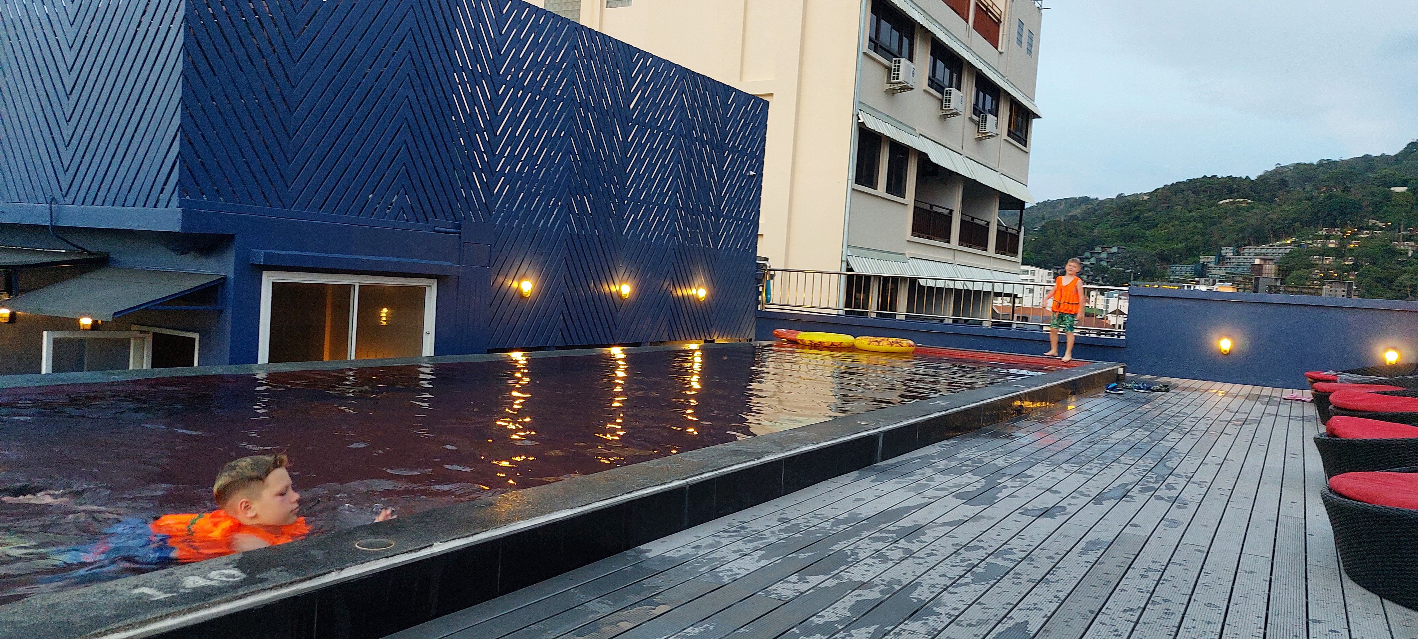 Фото Alfresco Phuket Hotel