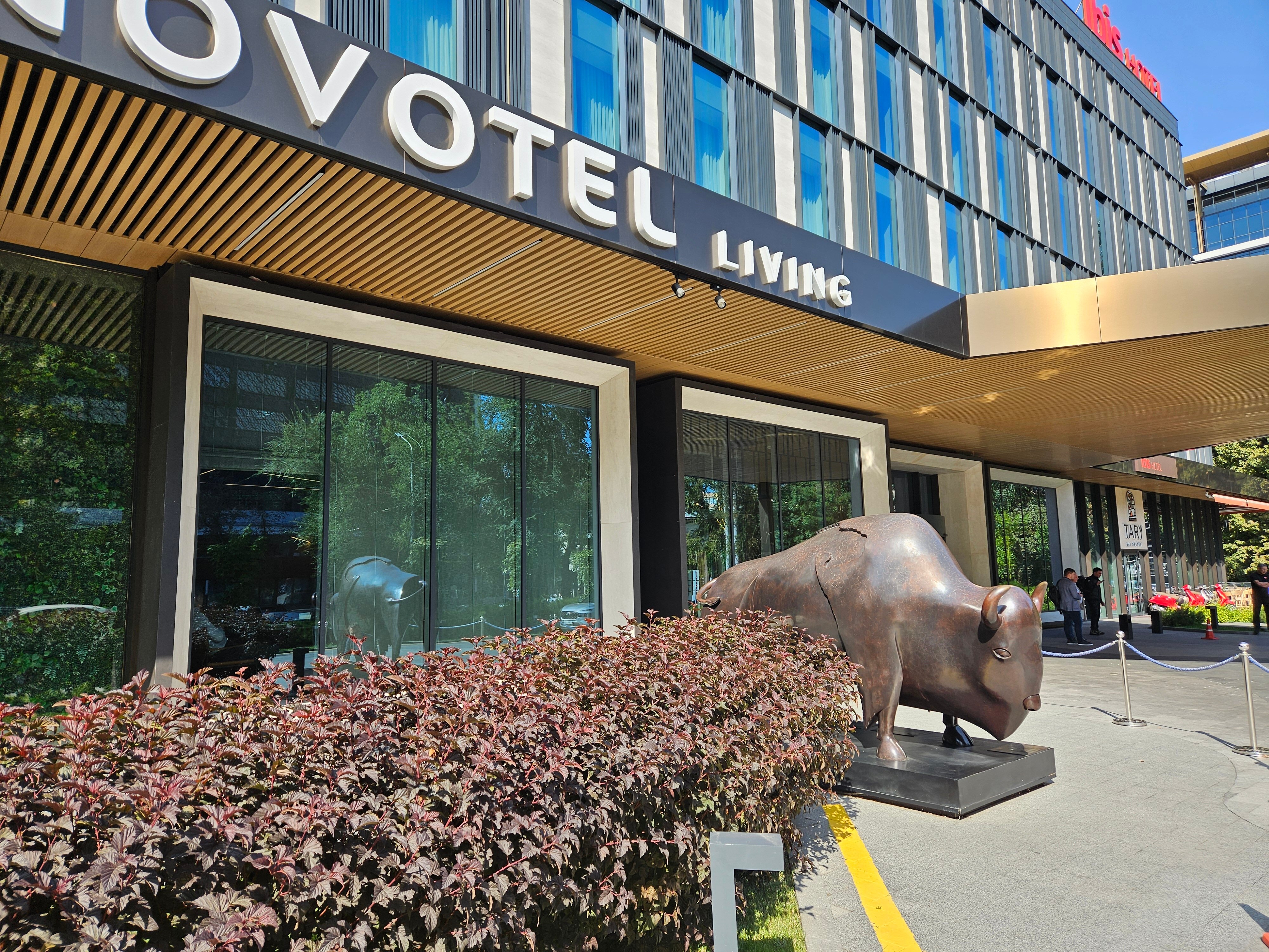 Фото Novotel Almaty City Center