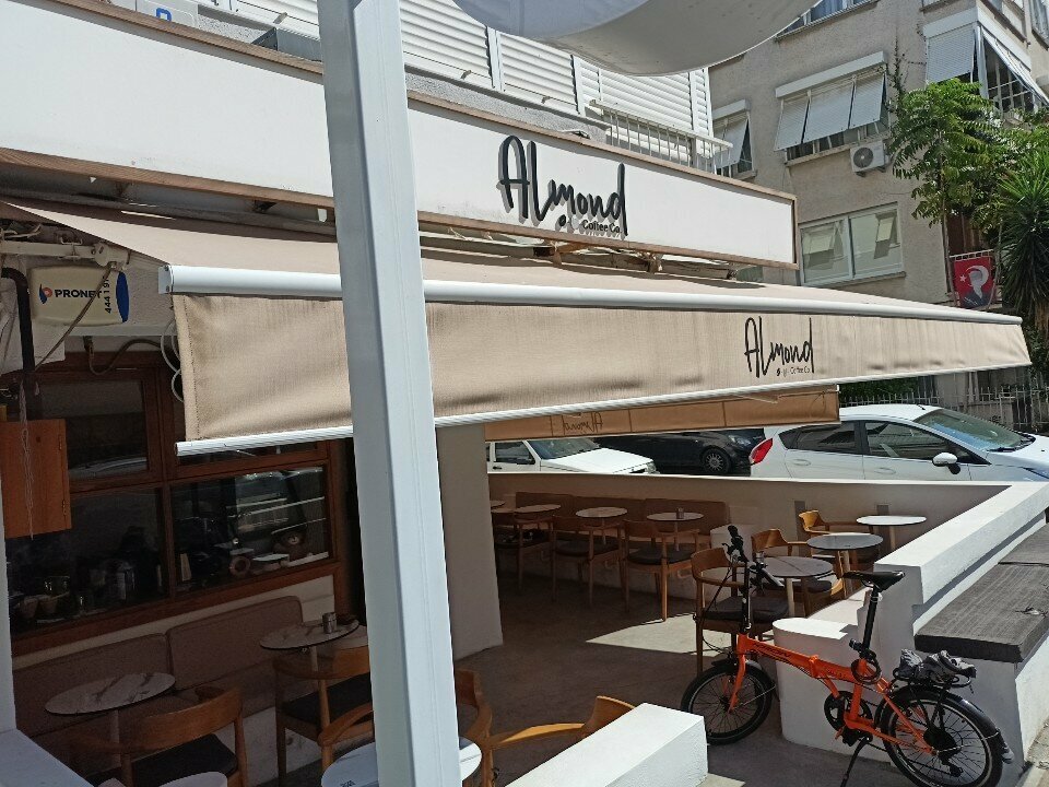Coffee shop Almond Coffee Co, Izmir, photo