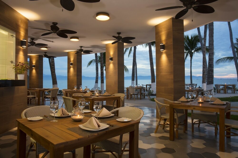 Фото Vista Vallarta All Suites on the Beach