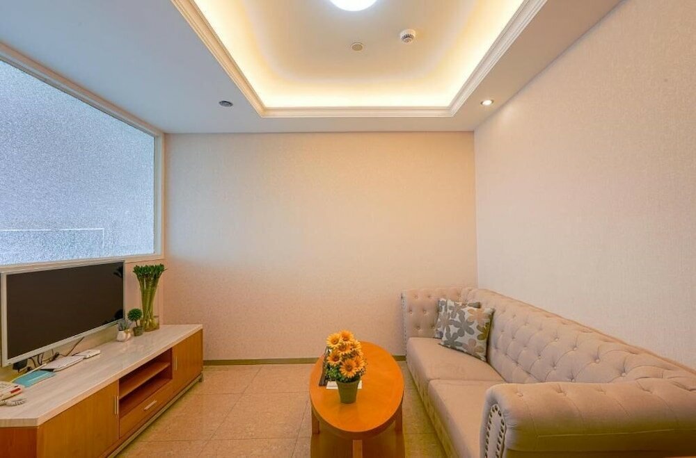 Фото Royal River Apartment