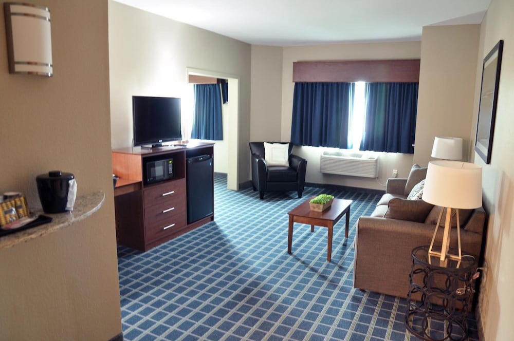 Фото Brookstone Lodge & Suites