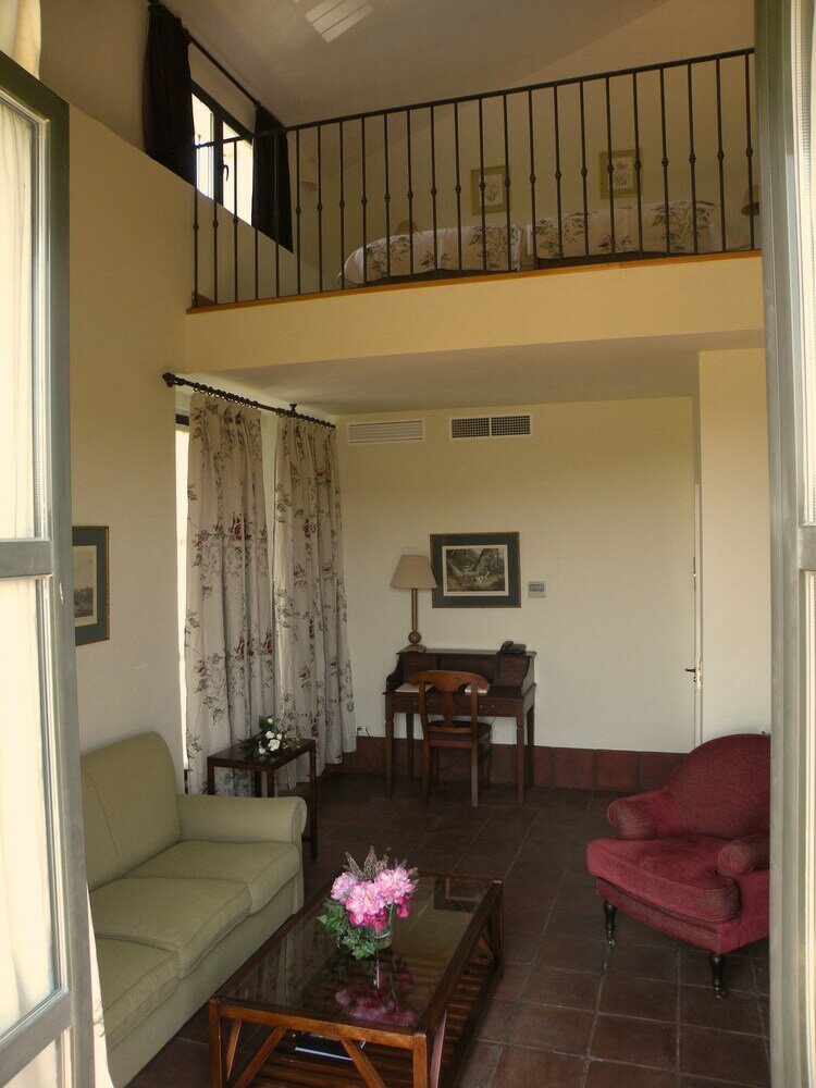 Фото Hotel Posada de Valdezufre