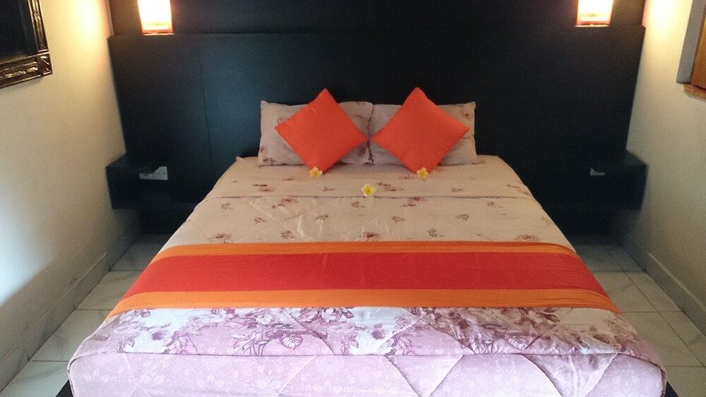 Фото Agus Beach Inn