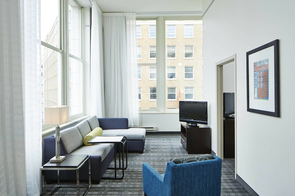 Фото Residence Inn Milwaukee Downtown by Marriott