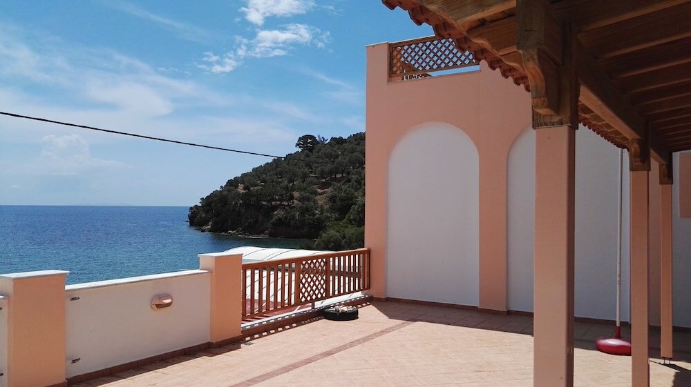 Фото Nereides Seaside Apartments