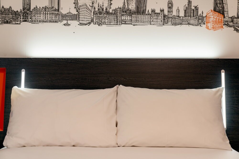 Фото EasyHotel London City Shoreditch