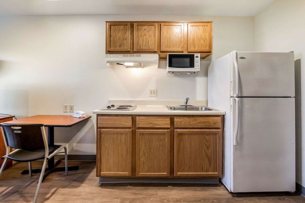 Фото WoodSpring Suites Indianapolis Lawrence