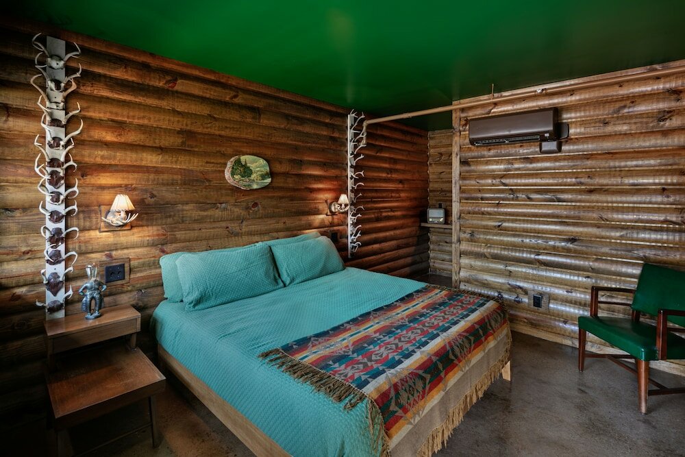 Фото The Dive Motel & Swim Club