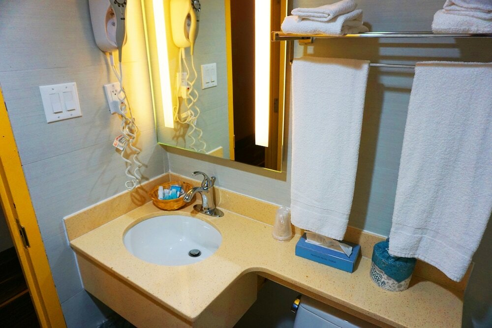 Фото The Floral Park Motor Lodge