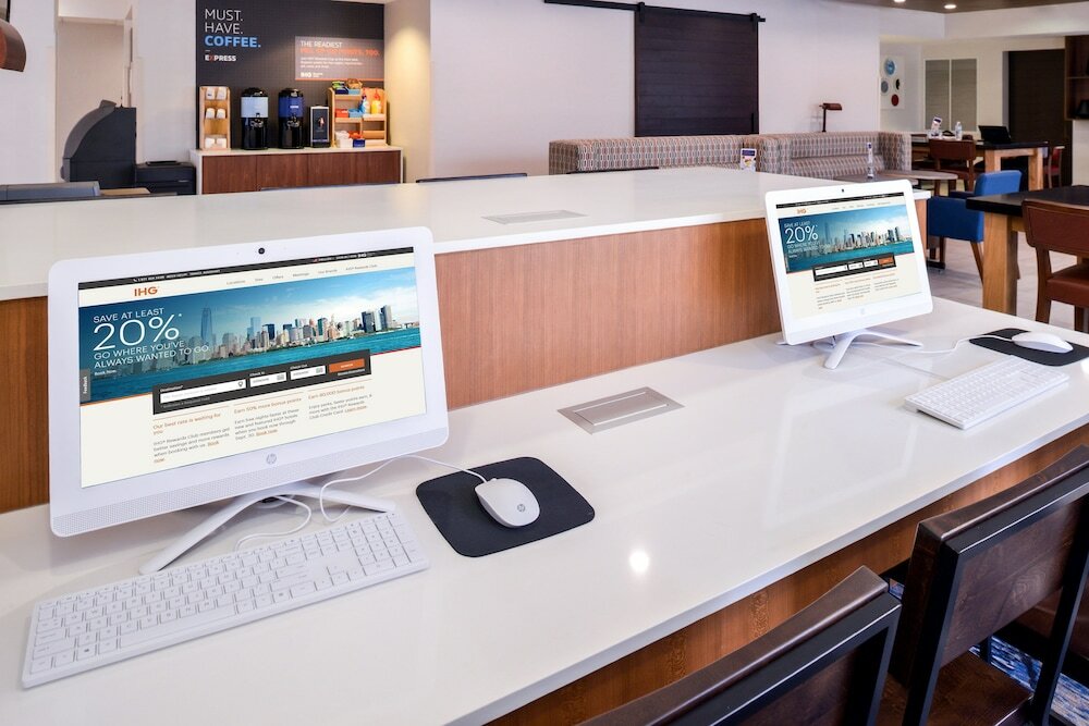 Фото Holiday Inn Express Southfield-Detroit, an Ihg Hotel