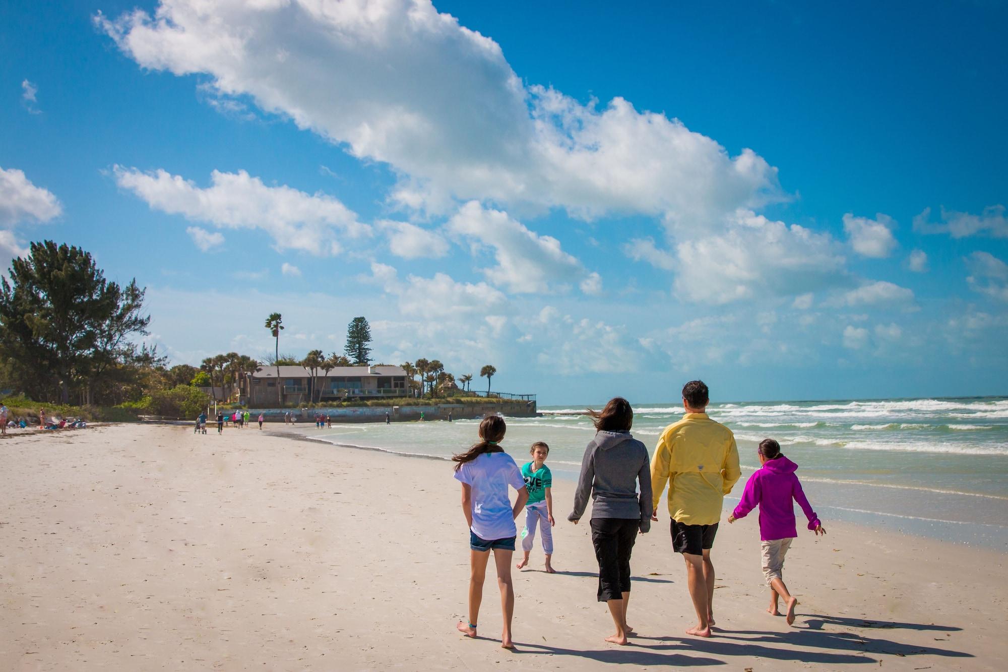 Фото Tropical Beach Resorts