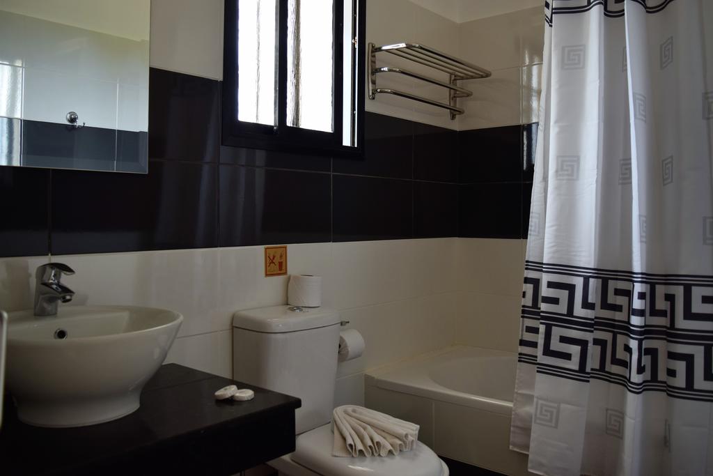 Фото Anna Hotel Apartments