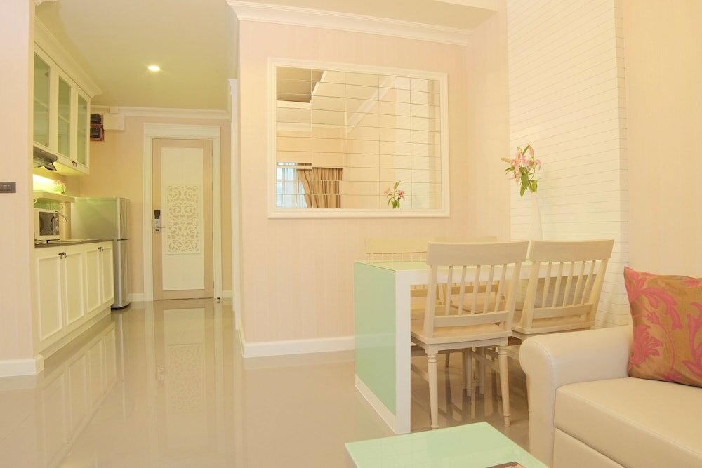 Фото The Raya Surawong Bangkok