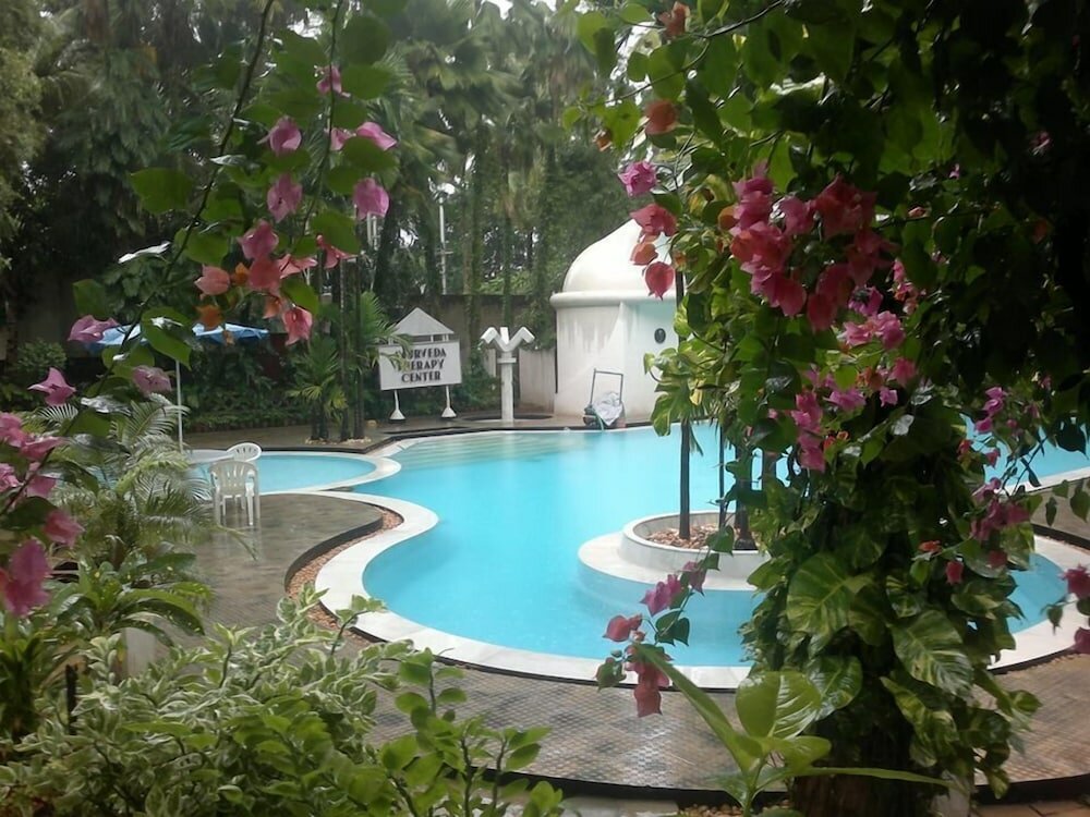 Фото Hotel Parisutham