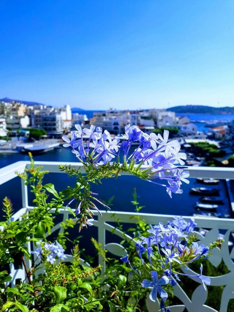 Фото Emerald Lake Studios