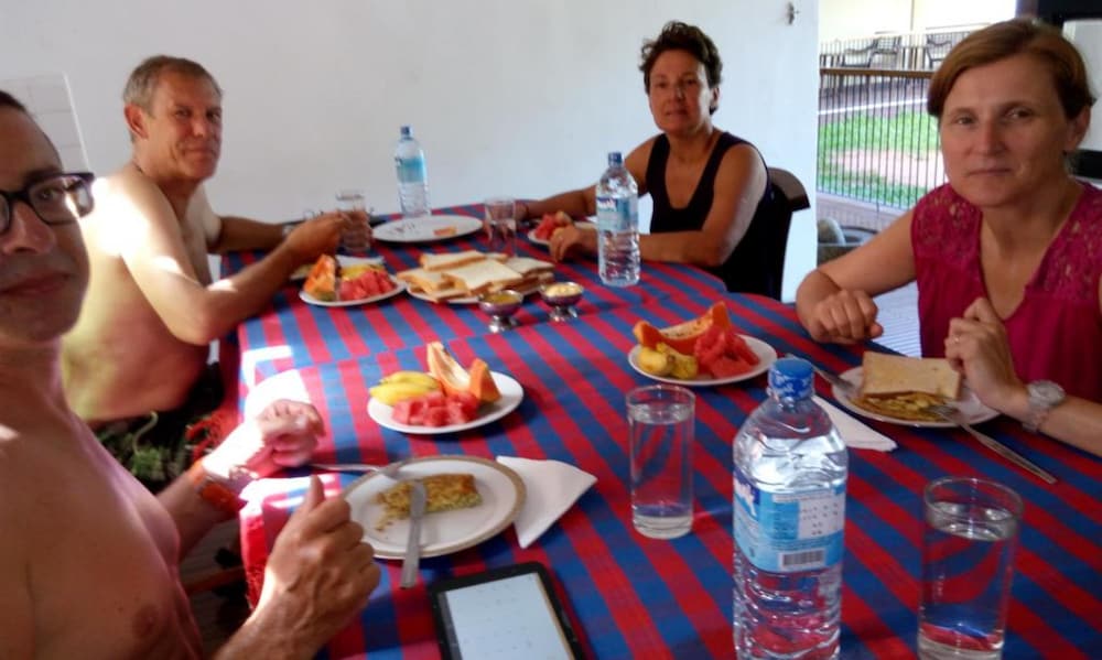 Фото Sujatha Tourist Rest