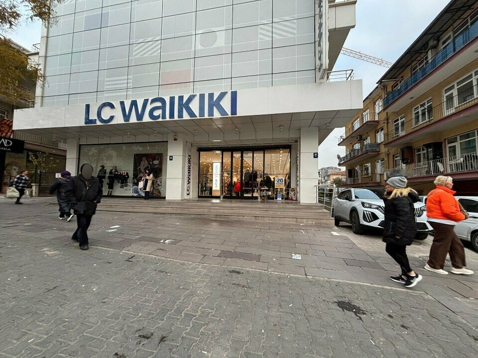 متجر ملابس LC Waikiki Türkiye ، أنقرة، صورة