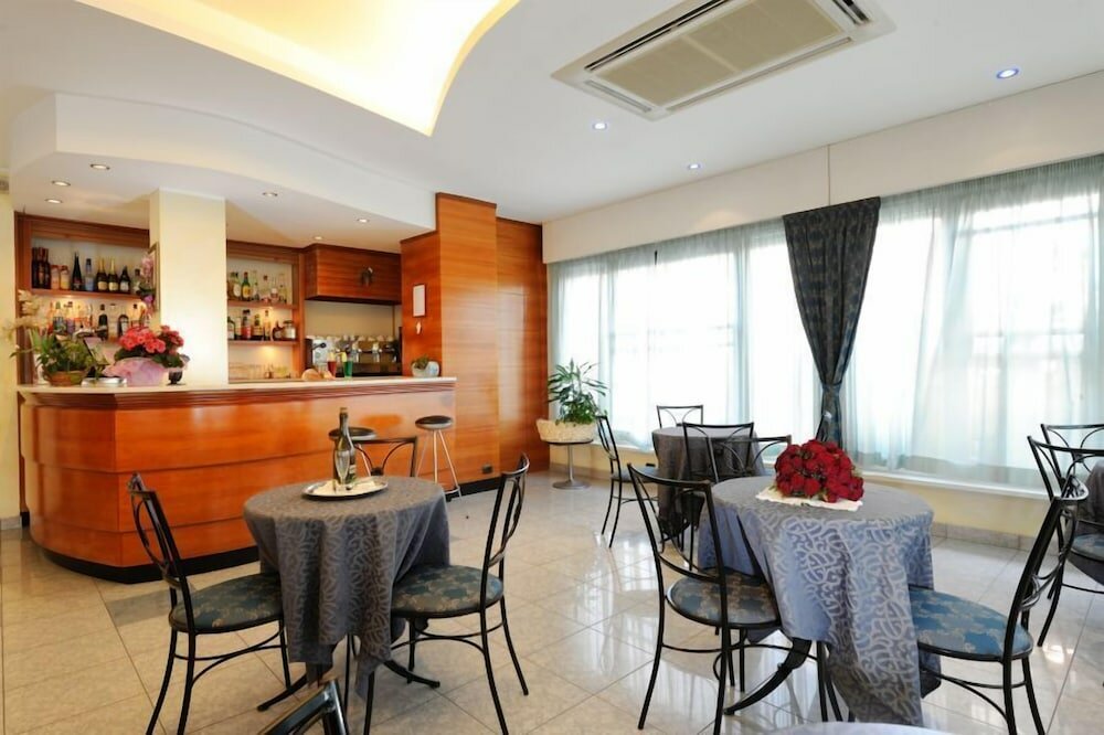 Фото Hotel Mirabel